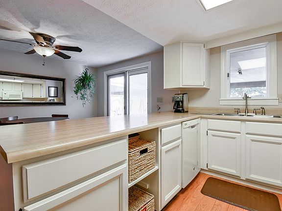 5th image of 5117 Delancey St