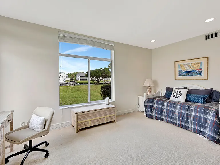 2704 Captains Way — Photo 33