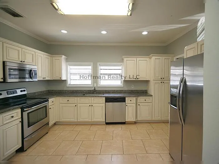 916 E 25th Ave — Photo 17