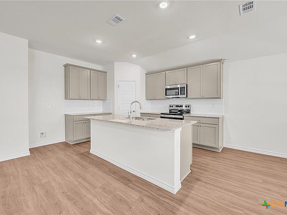 4th image of 210 Great Hills Dr