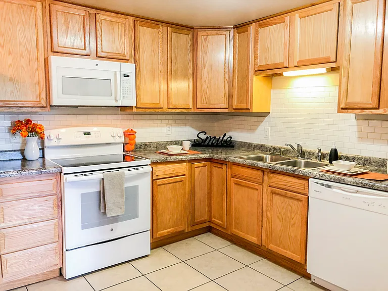 1166 Petra Pl #6 — Photo 4