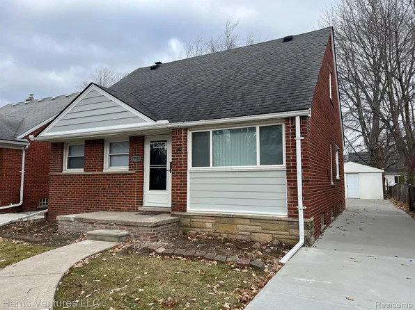 19951 Country Club Dr, Harper Woods, MI 48225