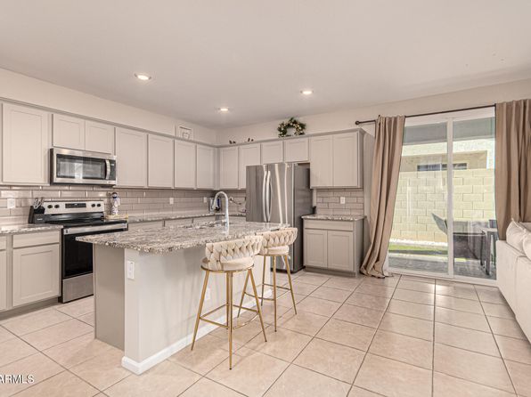 17320 W Daley Ln, Surprise, AZ 85387