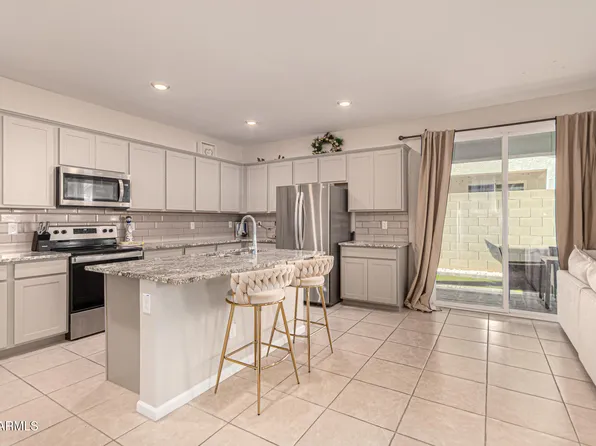 17320 W DALEY Lane, Surprise, AZ 85387