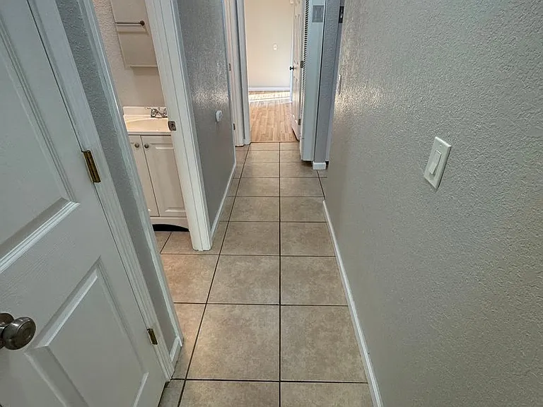 195 E Pacific Ave — Photo 15