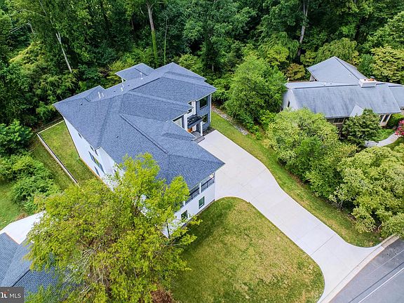 3rd image of 1434 Waggaman Cir