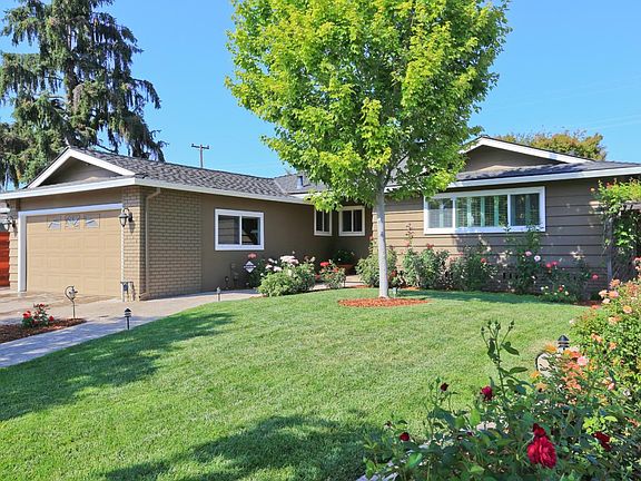 2nd image of 2628 Aragon Way