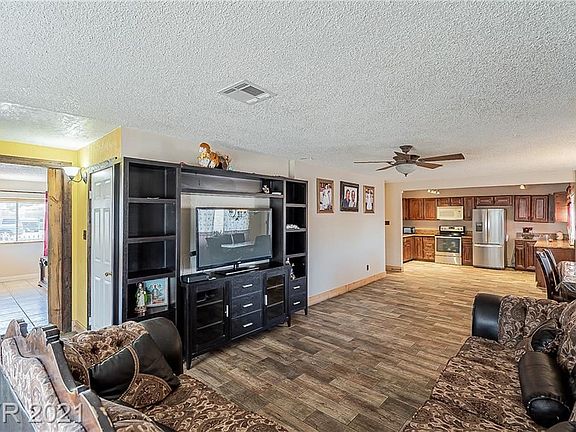 5th image of 2193 N Christy Ln