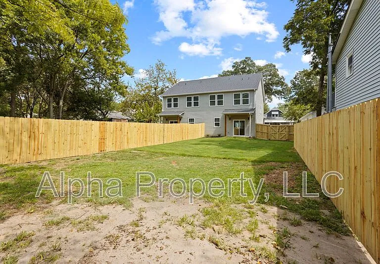 5 McDade St #A — Photo 24
