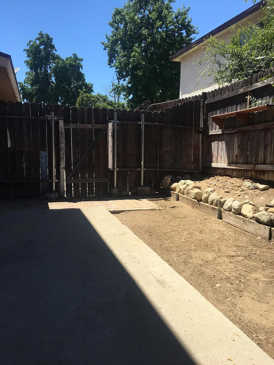 Building Photo - 406 Tyler Way #C