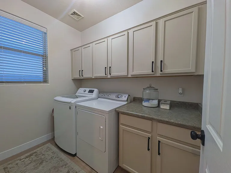 4053 E Reins Rd — Photo 11
