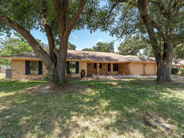 2814 Pineview Dr, Tyler, TX 75704