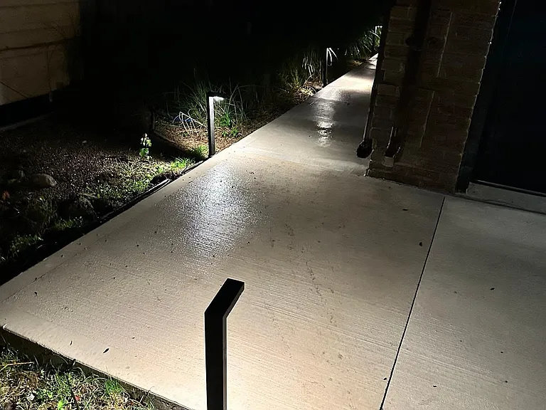 244 Burbank Dr #BASEMENT — Photo 24