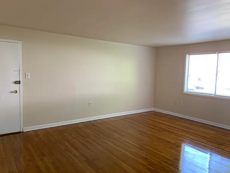 6827 Red Top Rd Apartments, LLC — Photo 6