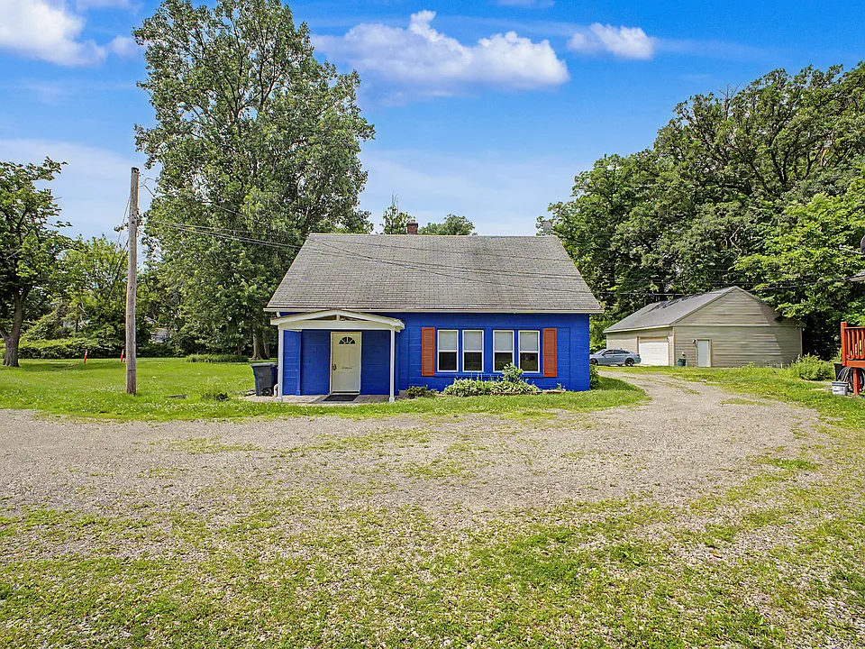 24915 Saint Paul Blvd