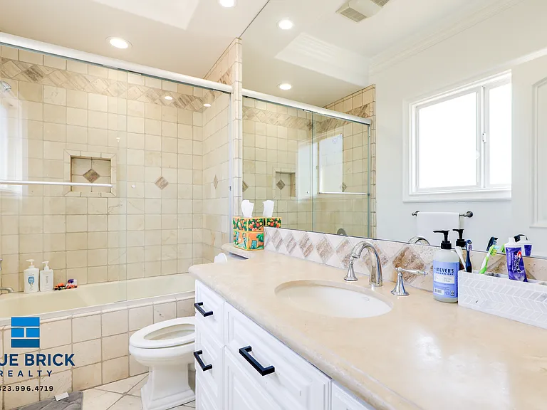 5230 Teesdale Ave — Photo 18