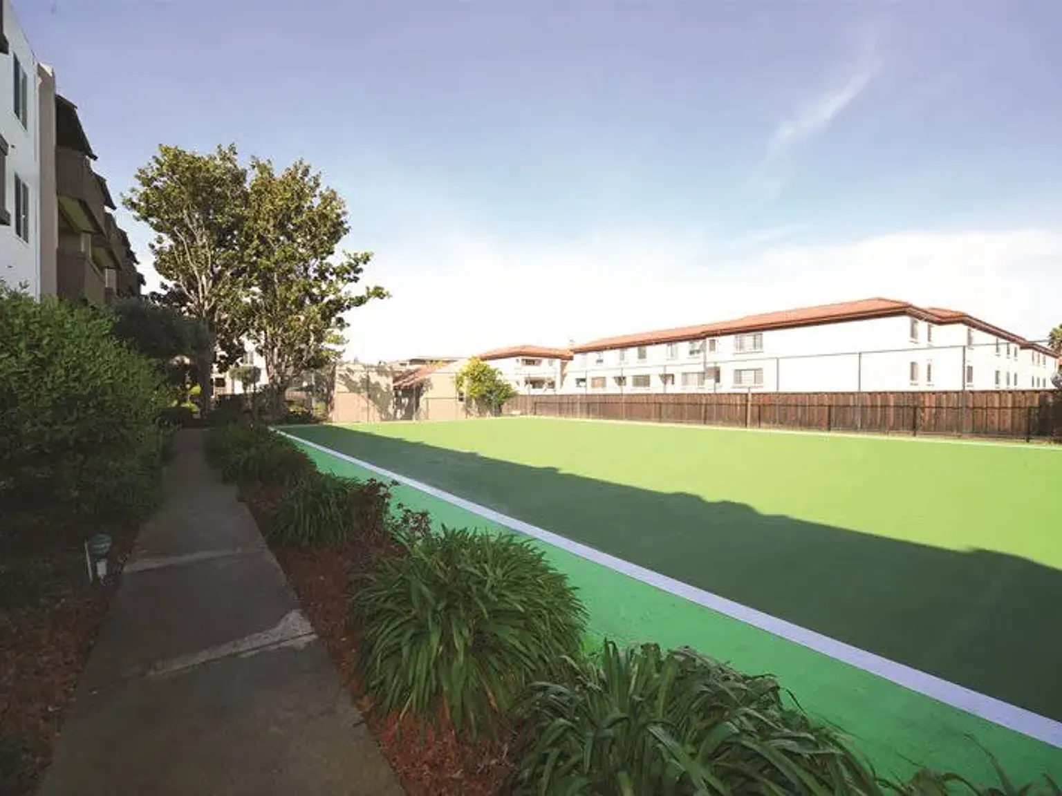 Willow Park Apartments — Photo 1