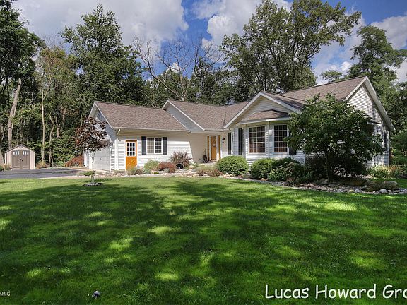 2nd image of 1559 Hawthorne Hills Dr SE