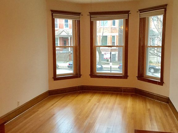 3rd image of 2624 W Walton St #1