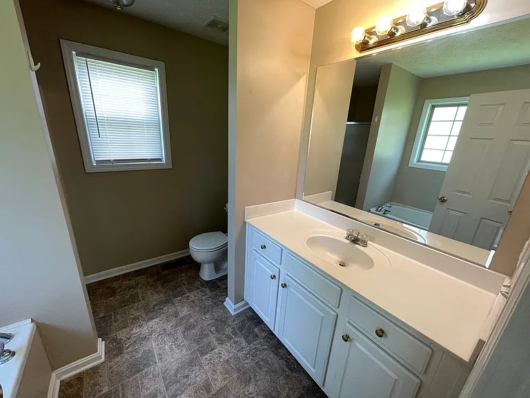 92 N Country Dr — Photo 10