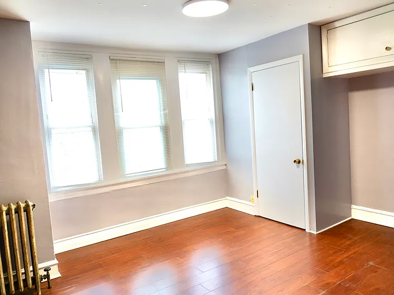 5819 N American St — Photo 15