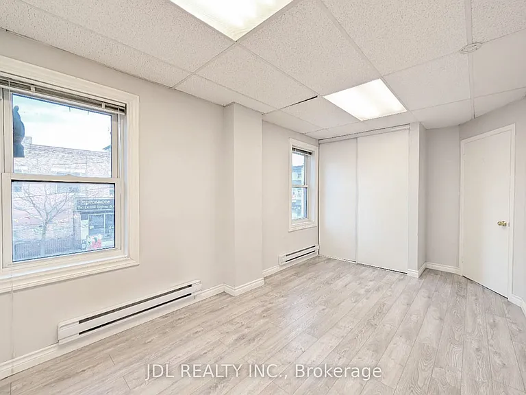 1954 Danforth Ave #2 — Photo 9