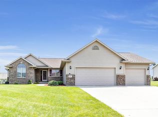 1021 Daffodil Dr, De Pere, WI 54115