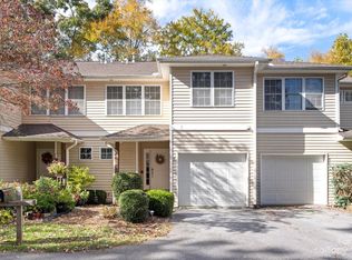 85 Farm Ln, Mills River, NC 28759