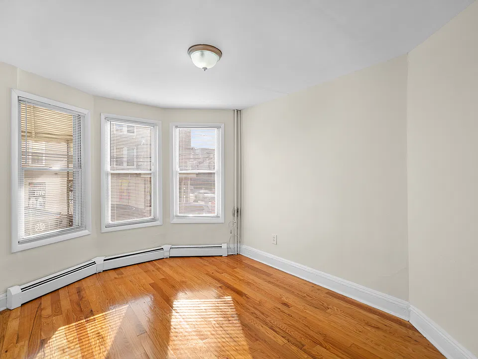 166 Highland Ave #1