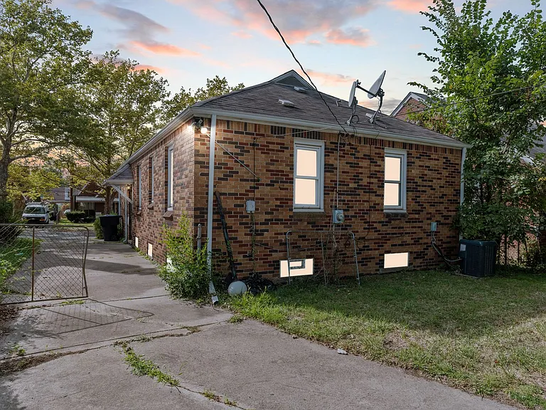 9022 Northlawn St — Photo 20