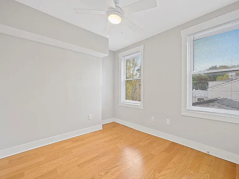 412 E 13th St #3 — Photo 11