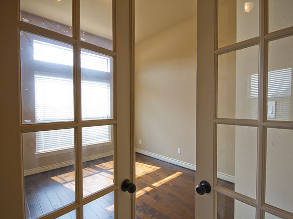 4th image of 17422 Stamford Oaks Dr