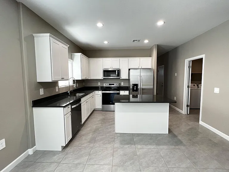 1377 W Highland Rd — Photo 9