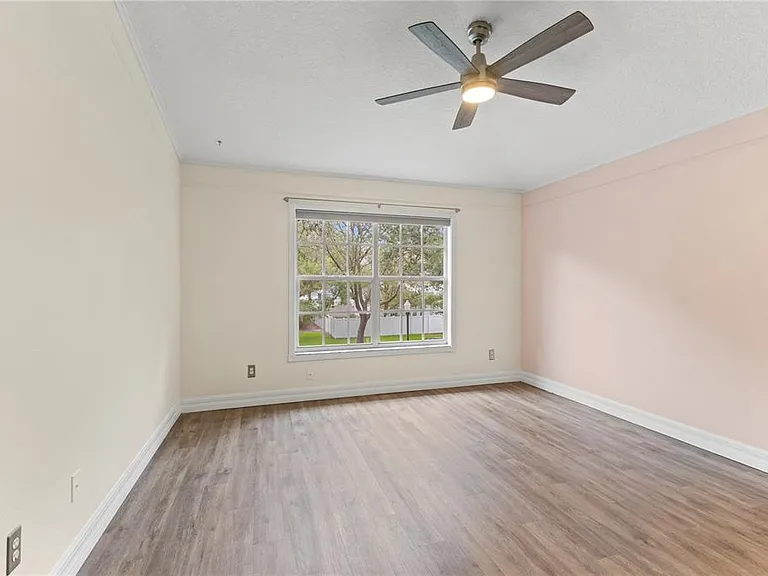 9307 Poplar Creek Ct — Photo 27