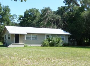 5230 Silver Lake Dr, Palatka, FL 32177