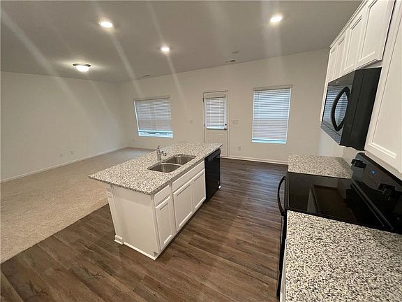 5th image of 1003 Ramon Dr
