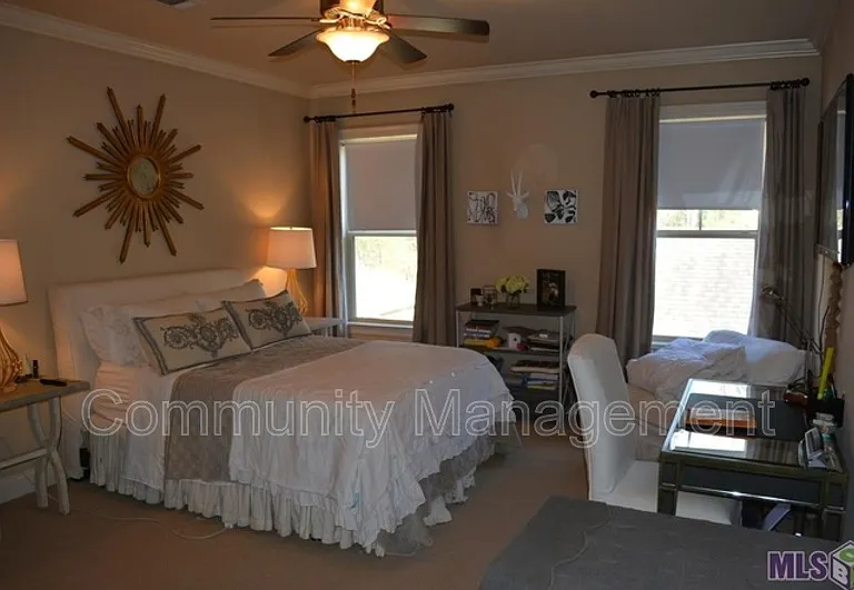 4637 Burbank Dr #506 — Photo 5
