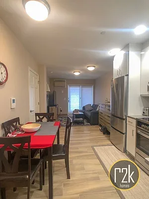 Rented by Realty 2000 Corp | media 32