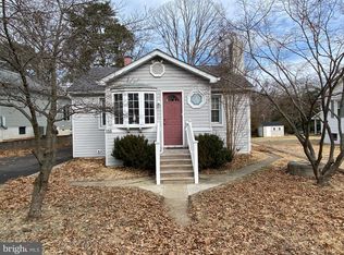 255 Mallard Dr, Pasadena, MD 21122