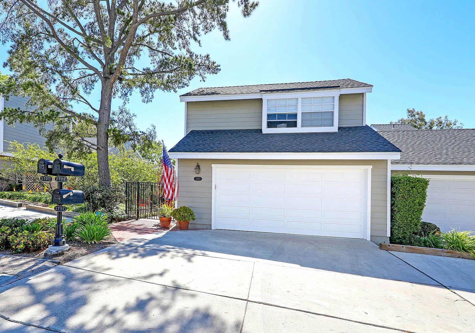 3 bed, 2.5 bath, 1881 sqft, $8,500 — Photo 1