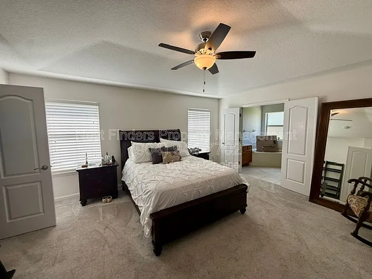 801 Derby Ln — Photo 9