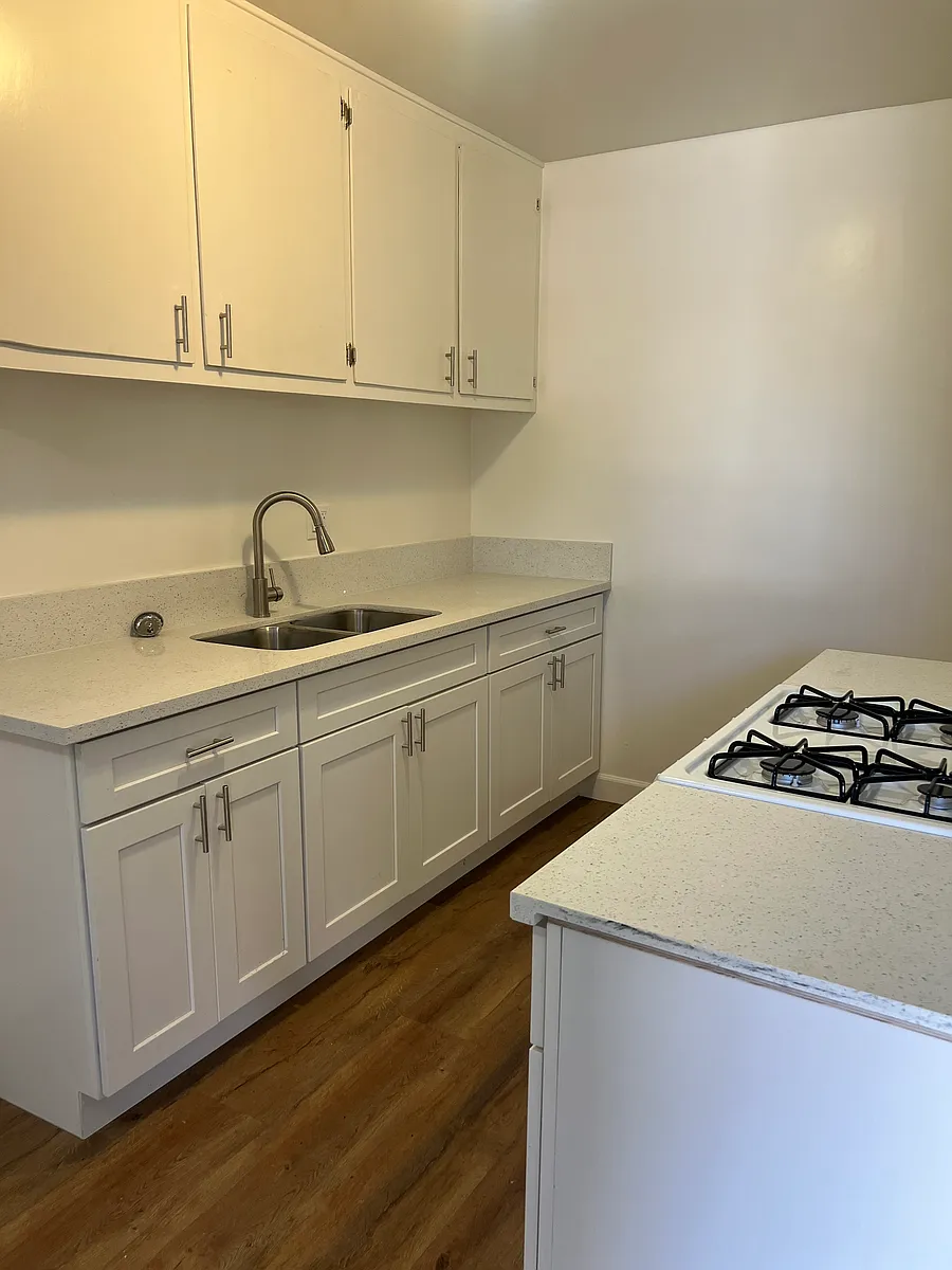 Building Photo - 581 E Pleasant St #5