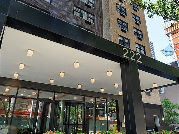 5th image of 222 E 39th St APT 17C