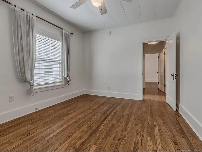 1344 E 20th St S — Photo 18