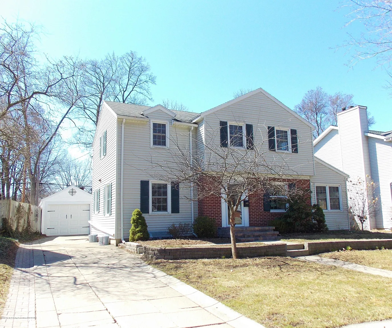 668 Snyder Rd photo 1