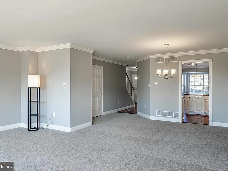 29 Red Tail Ct — Photo 3