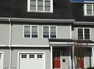 429 Middle St APT 3, Weymouth, MA 02189