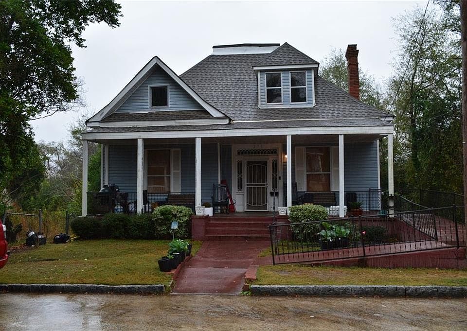 1st image of 251 Ward St