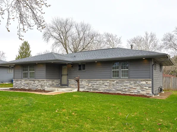 3909 83rd St, Urbandale, IA 50322