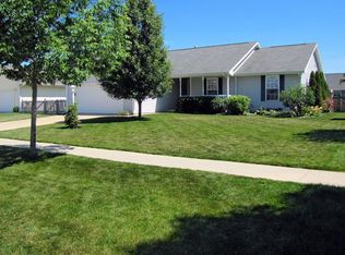 609 Wingstem Dr, Saint Joseph, IL 61873